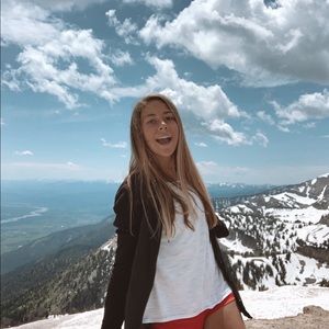 Meet your Posher, Ella